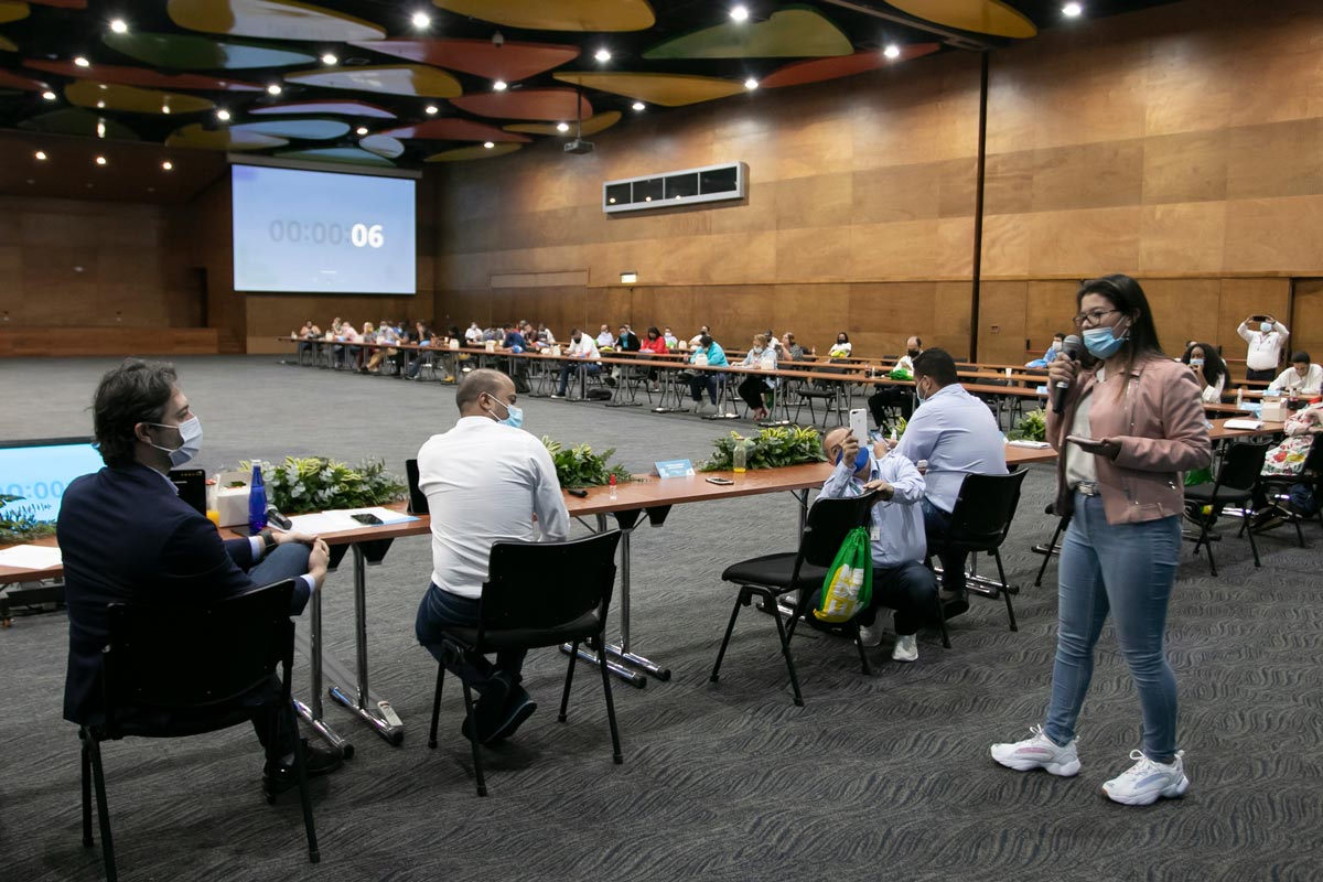 Evento institucional en auditorio