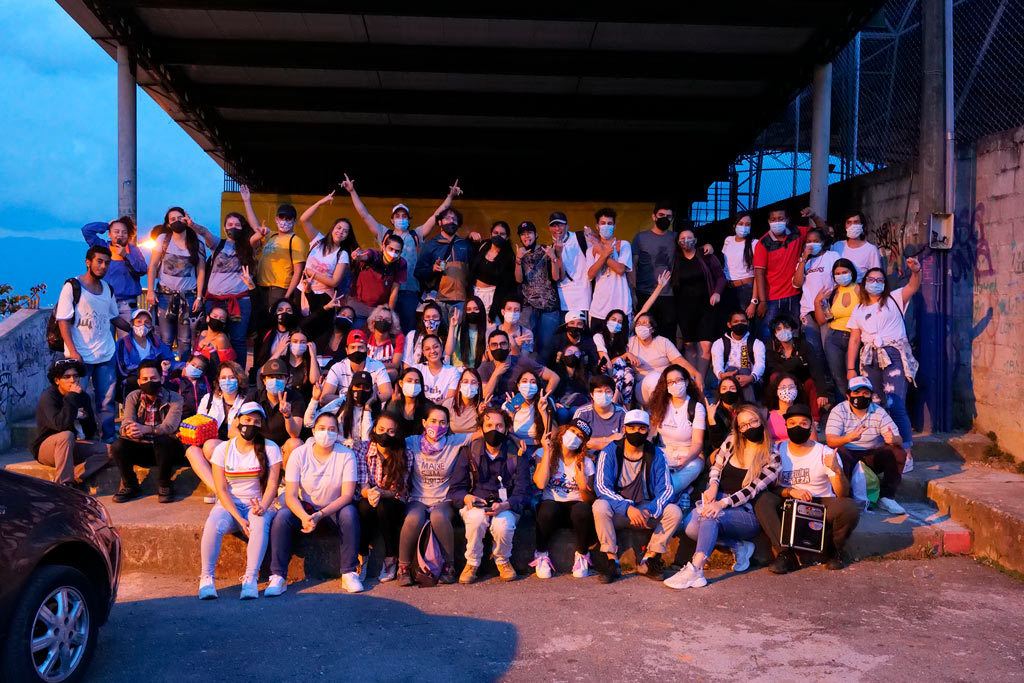 Juventud que teje vidas