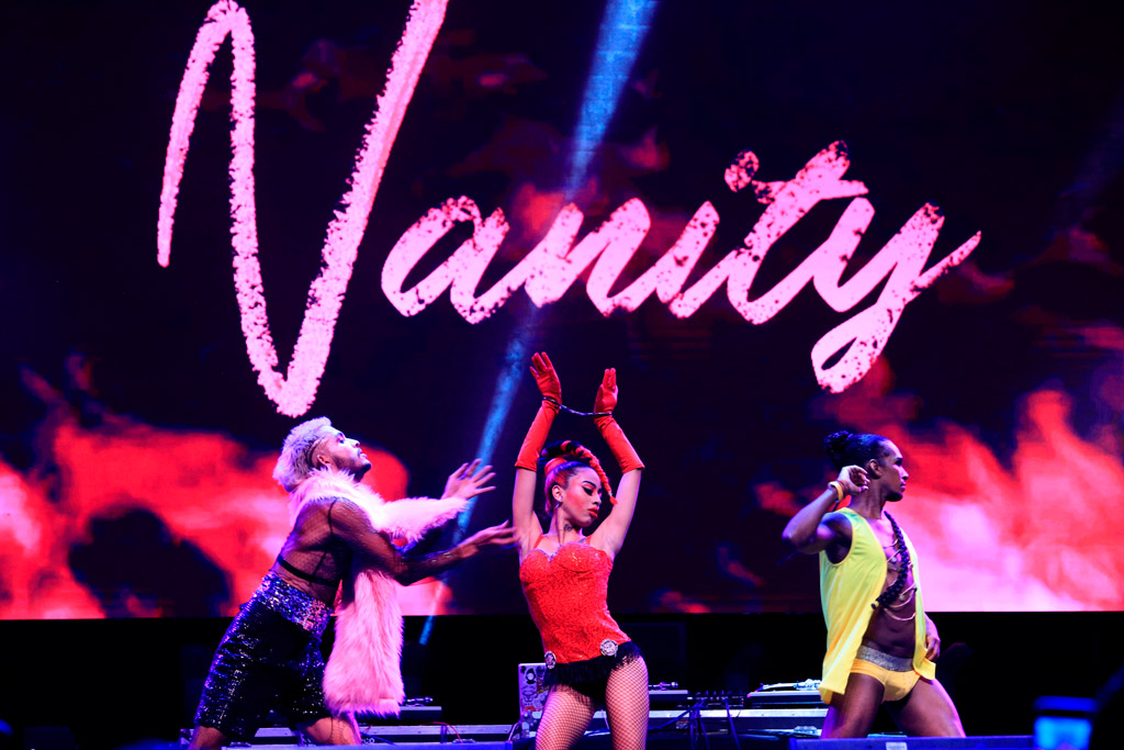 Con actividades artísticas y show musical inicia el Ball de las Flores