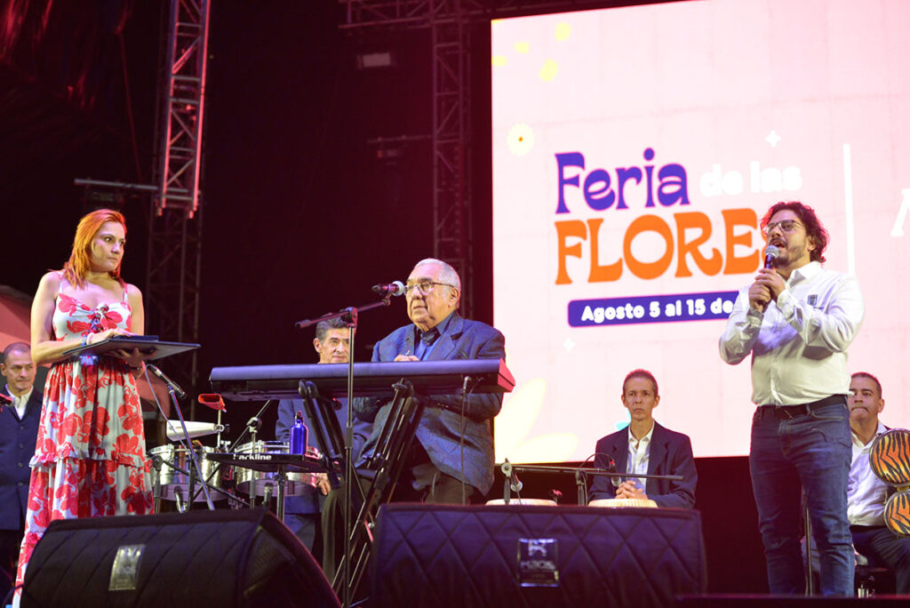 Escenario Conexión - Alci Acosta en la Noche de Cantautores y Boleros