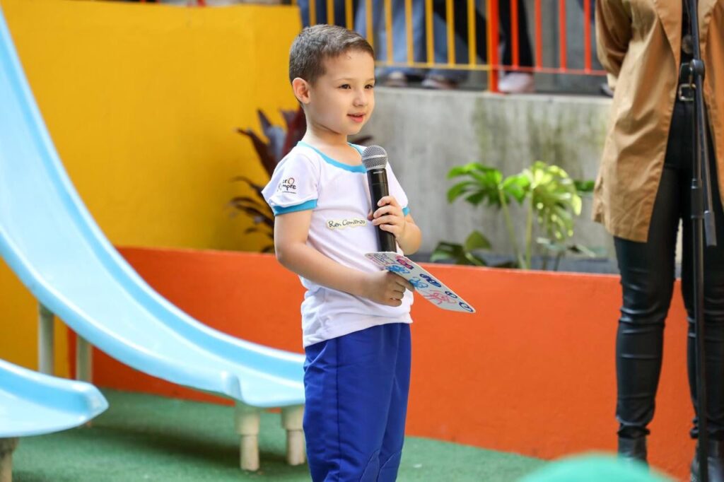 Leyton Chica, durante la inauguración del Jardín infantil Gran Comienzo “Renacer de Buenos Aires”. Foto Laura Amador