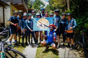 Más de 60 mujeres en bicicleta se tomaron el corregimiento de Santa Elena