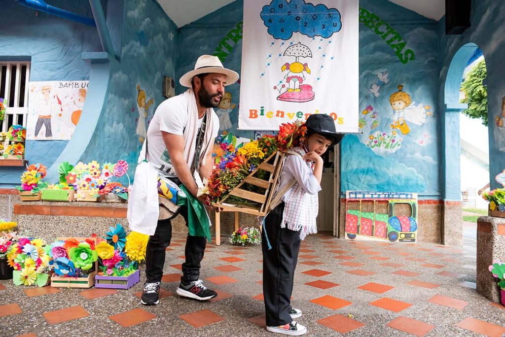 La Ruta de las Flores unió las vidas de un niño y un silletero. Foto Alcaldía de Medellín