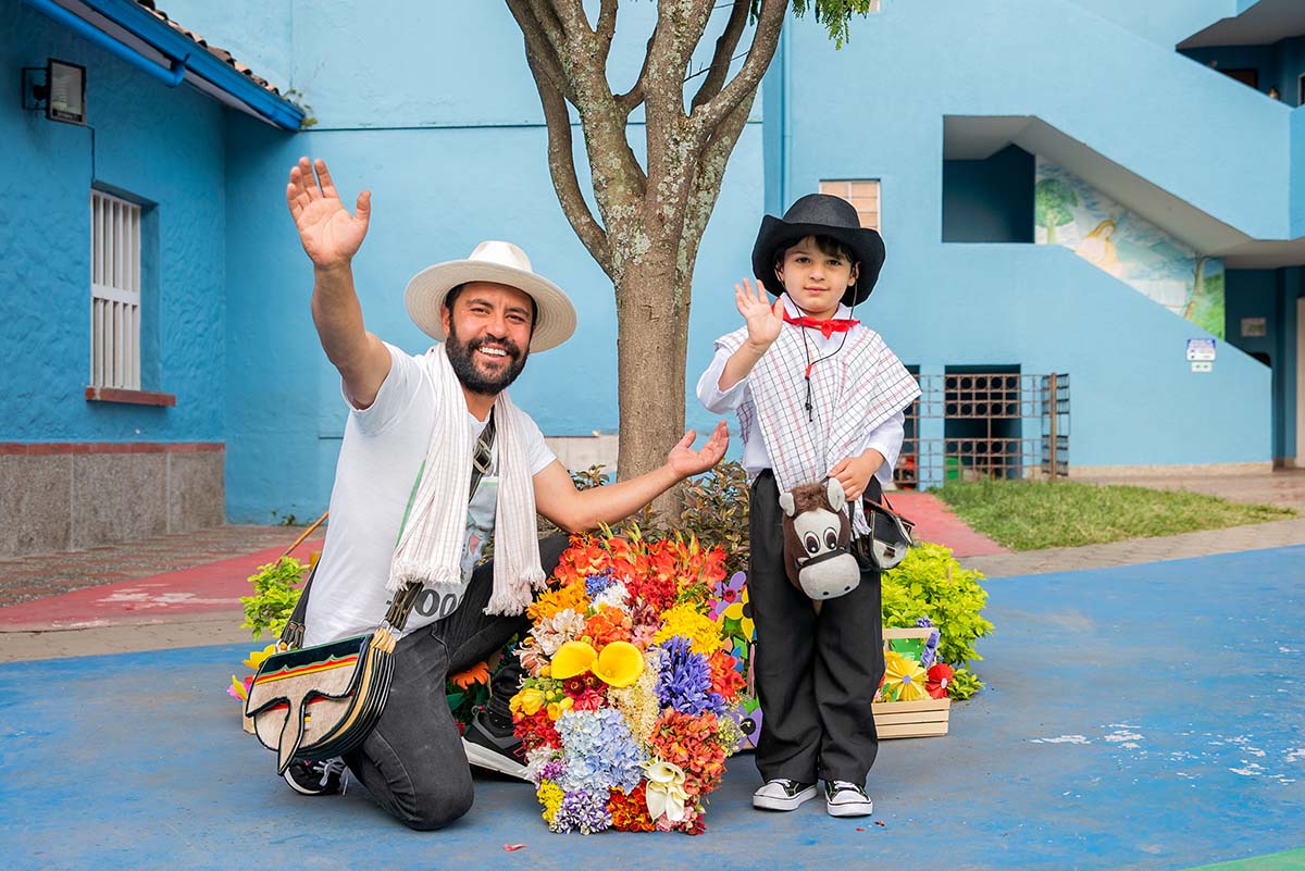 La Ruta de las Flores unió las vidas de un niño y un silletero. Foto Alcaldía de Medellín