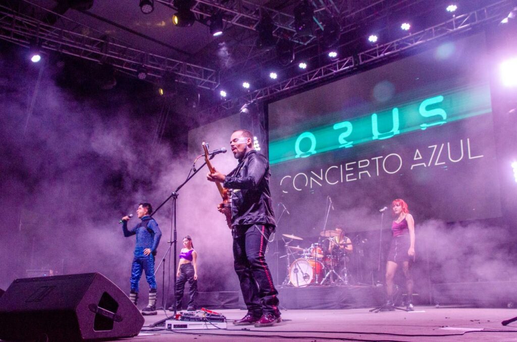 Medellín y su revolución del amor, en Ball de las Flores. Foto Carlos Vidal