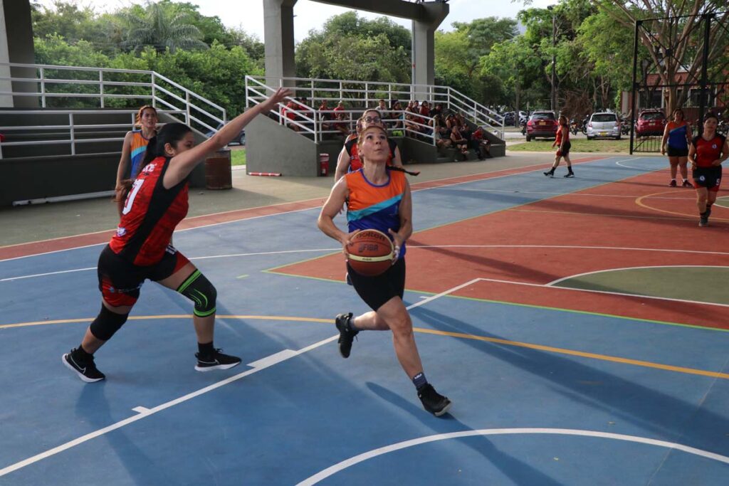 Baloncesto femenino. Foto Juan F. Gallego