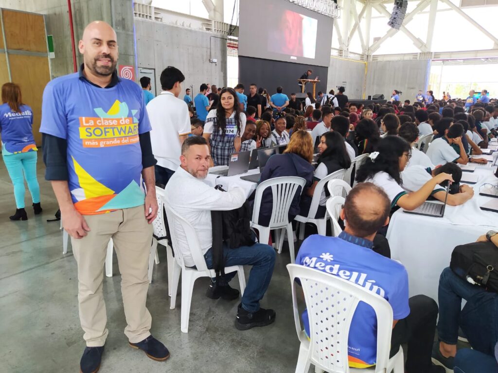 Diego Iván Cruz, docente de la Institución Educativa José Félix de Restrepo. Foto Alcaldía de Medellín Diego Iván Cruz, docente de la Institución Educativa José Félix de Restrepo. Foto Alcaldía de Medellín