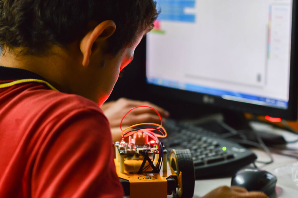 Informática y Robótica. Foto Alcaldía de Medellín