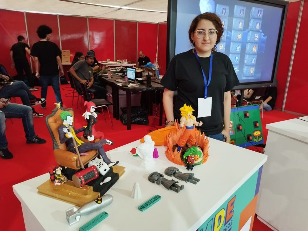 María Fernanda Urán Quintero, estudiante de sexto semestre de Tecnología en Sistemas Mecánicos de la Institución Universitaria Pascual Bravo. María Fernanda Urán Quintero, estudiante de sexto semestre de Tecnología en Sistemas Mecánicos de la Institución Universitaria Pascual Bravo.