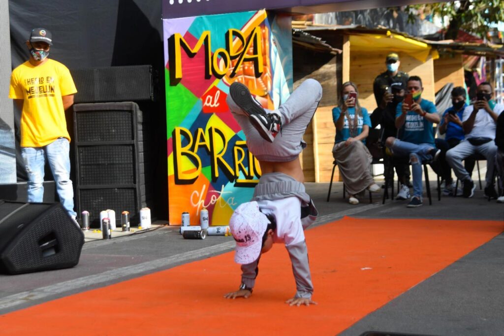 Emprendedores del sector textil de Medellín participarán en una nueva edición de Moda al Barrio