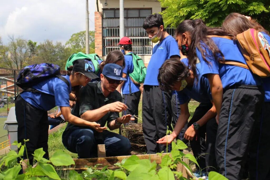Medellín garantiza la seguridad alimentaria de las juventudes con el fortalecimiento de Unidades Básicas de Autoabastecimiento
