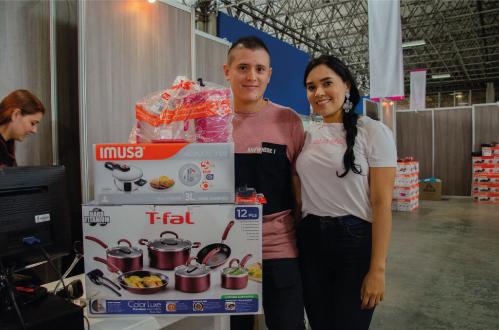 Asistentes Bazar de Marcas Súper Outlet