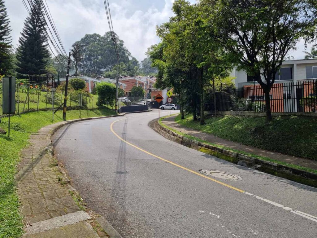 La Alcaldía de Medellín realizará cierres viales para la demolición controlada del edificio Continental Towers