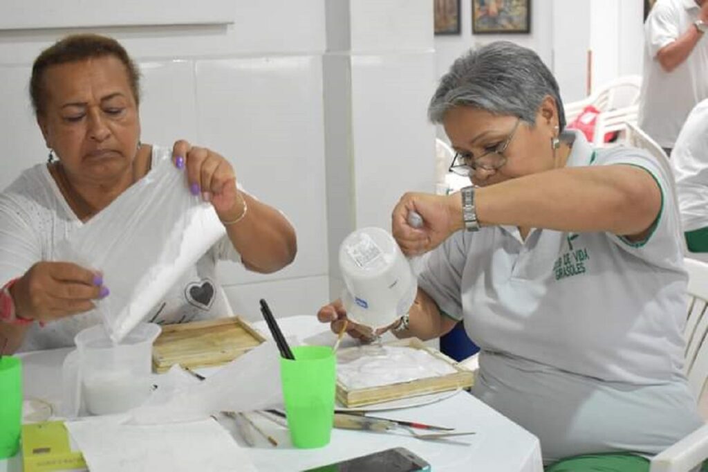 María Eucaris Saldarriaga Cano es una líder de su barrio. Hace 57 años vive en Aranjuez, en las cercanías de la Casa Museo Pedro Nel Gómez María Eucaris Saldarriaga Cano es una líder de su barrio. Hace 57 años vive en Aranjuez, en las cercanías de la Casa Museo Pedro Nel Gómez