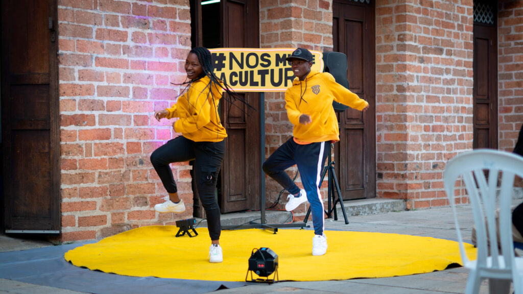 Con más de 400 artistas, el Festival E-CREA celebra el talento creativo de las comunas y corregimientos de Medellín Con más de 400 artistas, el Festival E-CREA celebra el talento creativo de las comunas y corregimientos de Medellín