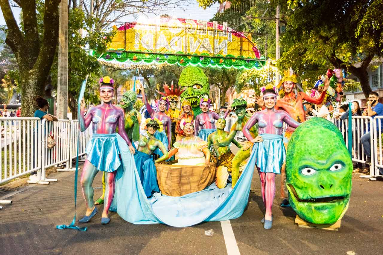 Medellín se engalanará con 600 artistas y siete silleteros en el tradicional Desfile de Mitos y Leyendas