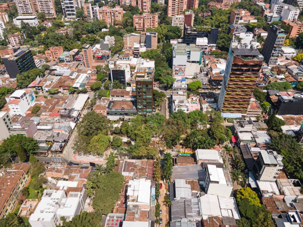 Los trabajos en el parque Lleras avanzan en un 70 % y algunos espacios ya están terminados Los trabajos en el parque Lleras avanzan en un 70 % y algunos espacios ya están terminados