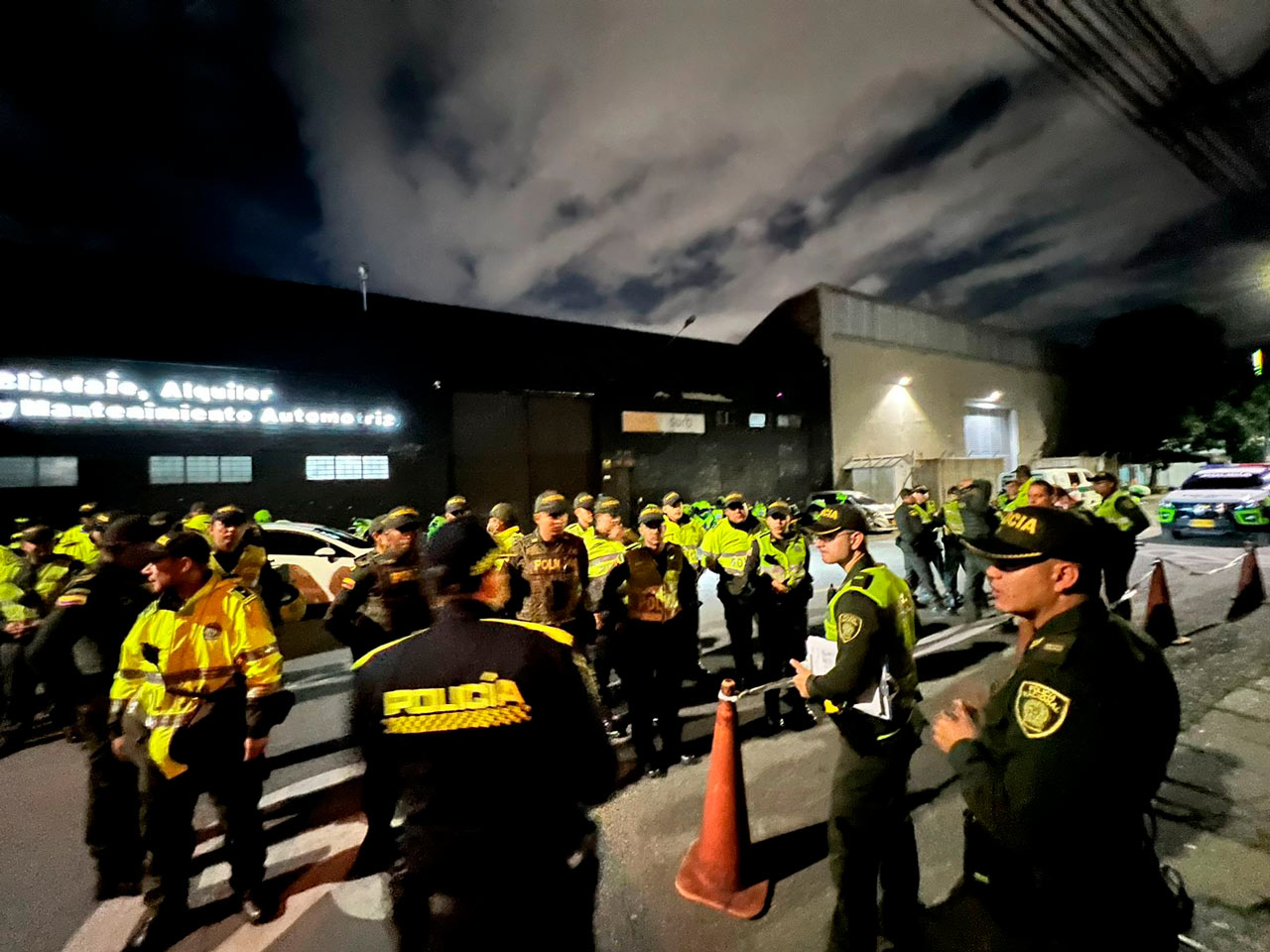 Con Puesto de Mando Unificado y equipos de reacción policial se refuerza la estrategia de prevención en el “Día de las Velitas”