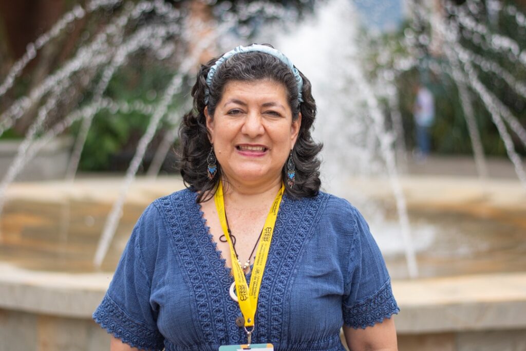 Zoila Isabel Carvajal Almario. Círculo de Periodistas y Comunicadores Sociales de Antioquia -CIPA-. Emisora Radio CIPA Estéreo.