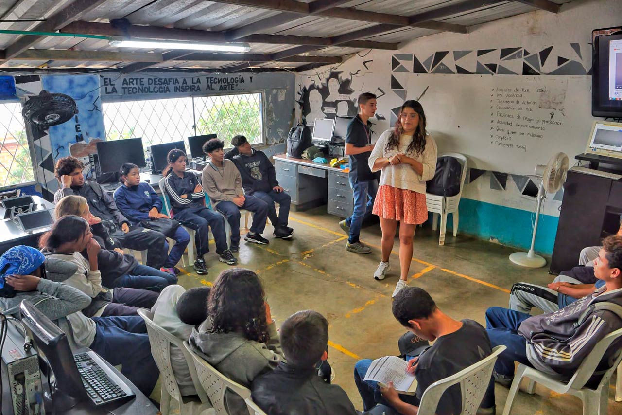 Más de 2.000 ciudadanos recibieron formación en memoria, verdad y justicia restaurativa para ser agentes constructores de paz