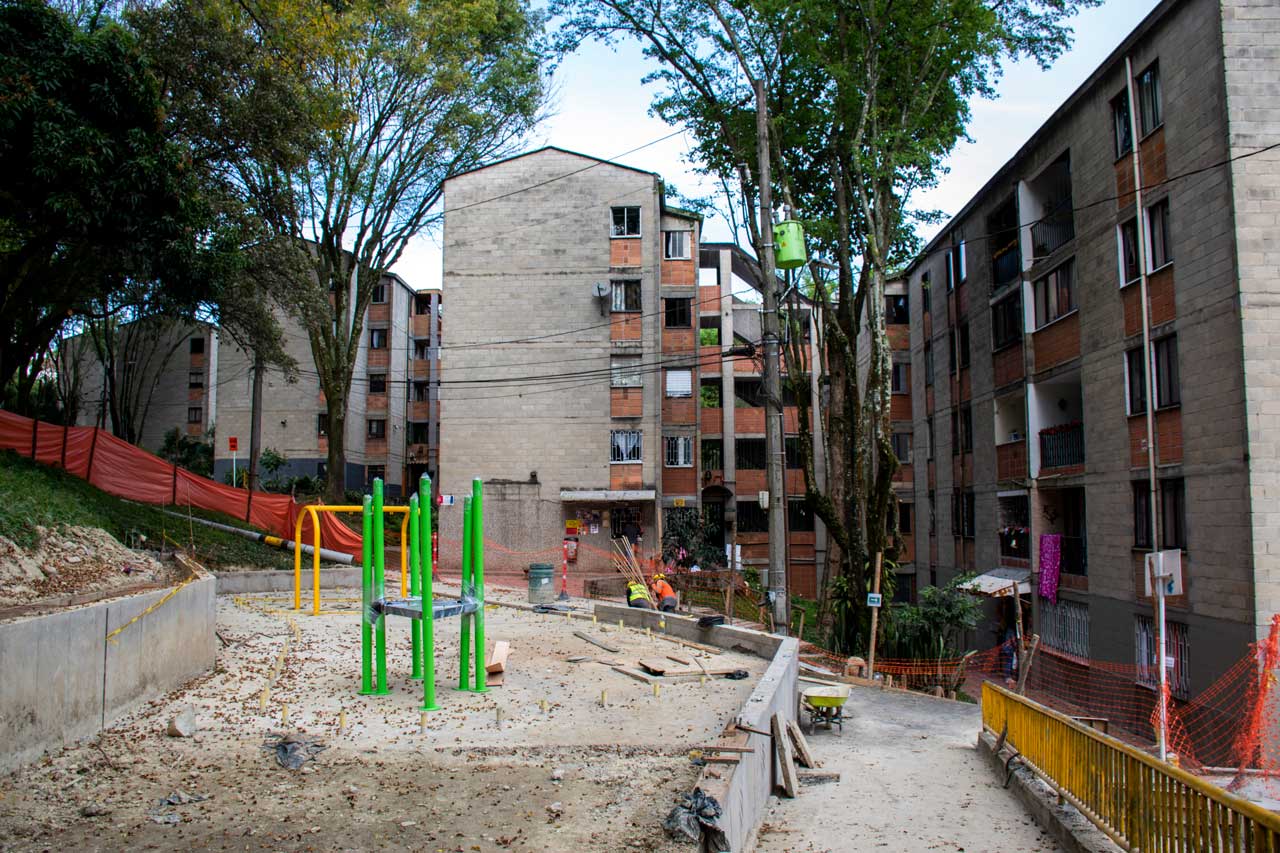 Obras de renovación en cinco parques de Tricentenario superan el 50 % de avance