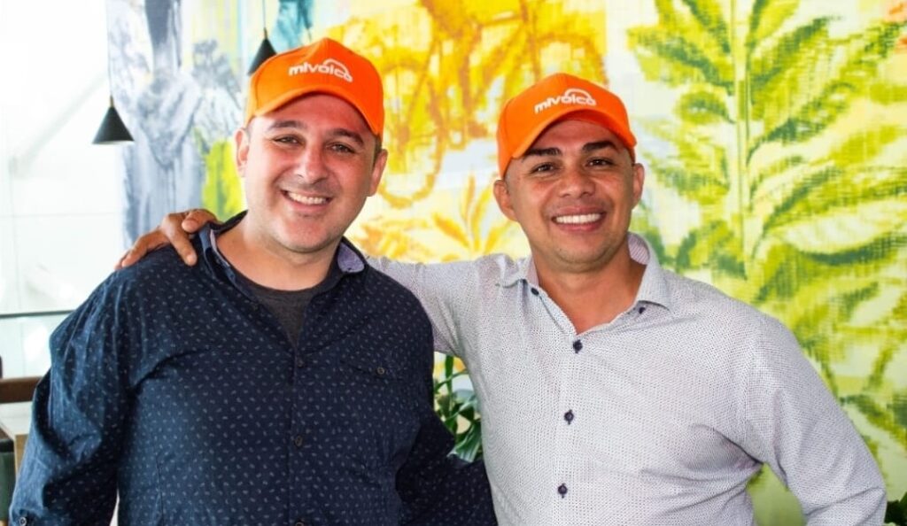 Yenner Flórez (Derecha)