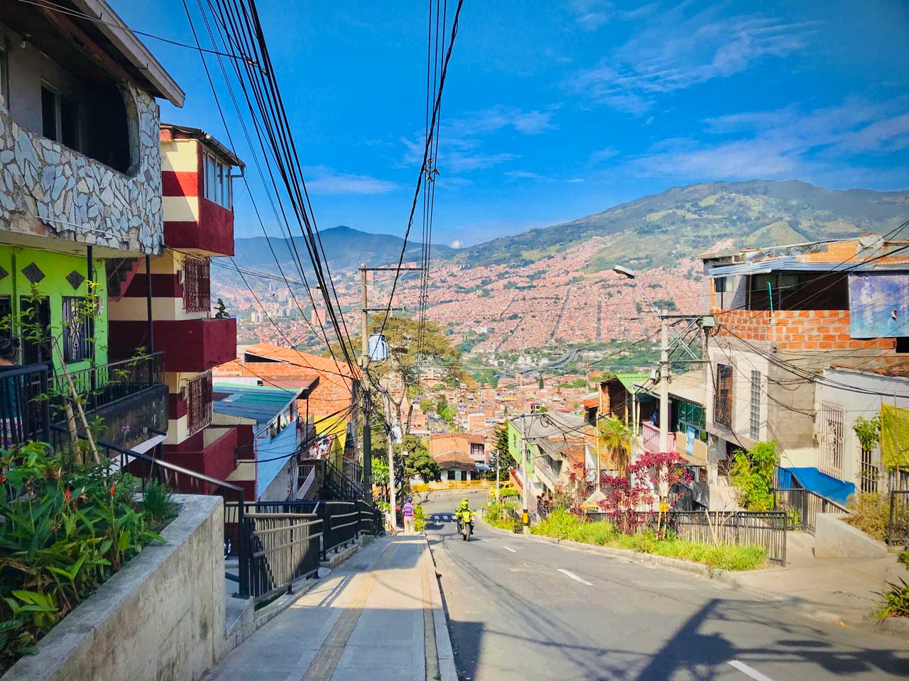 La Alcaldía de Medellín y las Juntas de Acción Comunal avanzan en estrategias de manejo de residuos en 38 puntos de la ciudad