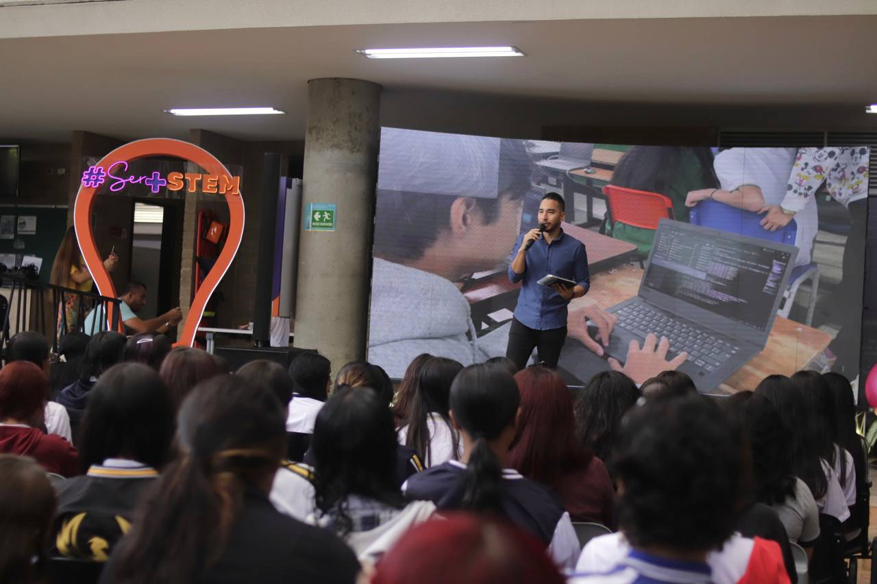 En Medellín, 12.739 niñas y jóvenes participan en procesos de aprendizaje en ciencia, tecnología e innovación En Medellín, 12.739 niñas y jóvenes participan en procesos de aprendizaje en ciencia, tecnología e innovación