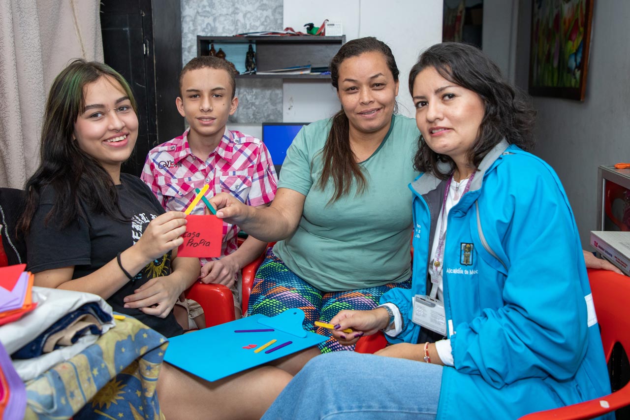 Con gestores territoriales, Medellín brinda acompañamiento psicosocial a sus ciudadanos y ciudadanas