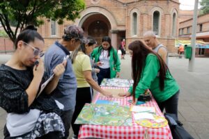 Más de 2.000 personas aprendieron acerca de buenas prácticas ambientales durante intervención en Guayabal