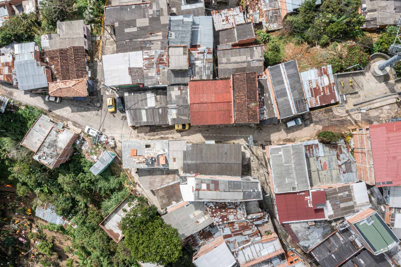 En la comuna 8-Villa Hermosa iniciaron las obras para conectar el cerro de Los Valores con el metrocable de La Sierra