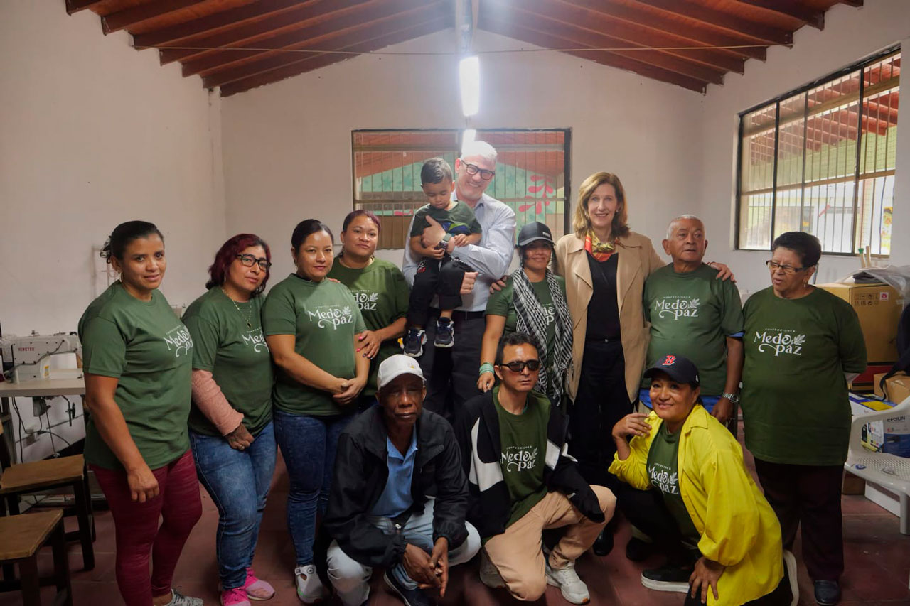 28 mujeres firmantes de paz consolidan su emprendimiento gracias a la Alcaldía de Medellín