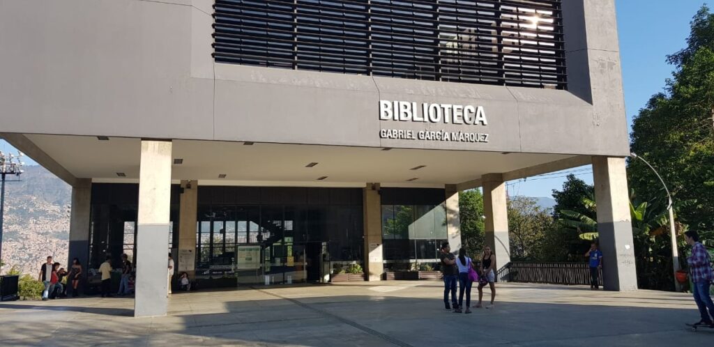 Parque Biblioteca Doce de Octubre