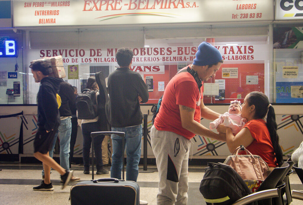 La emoción irrepetible del primer viaje por Terminales Medellín. Foto Adolfo Moreno.