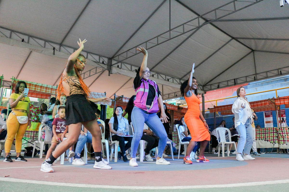 Mujeres de Medellín conmemoran el 8M