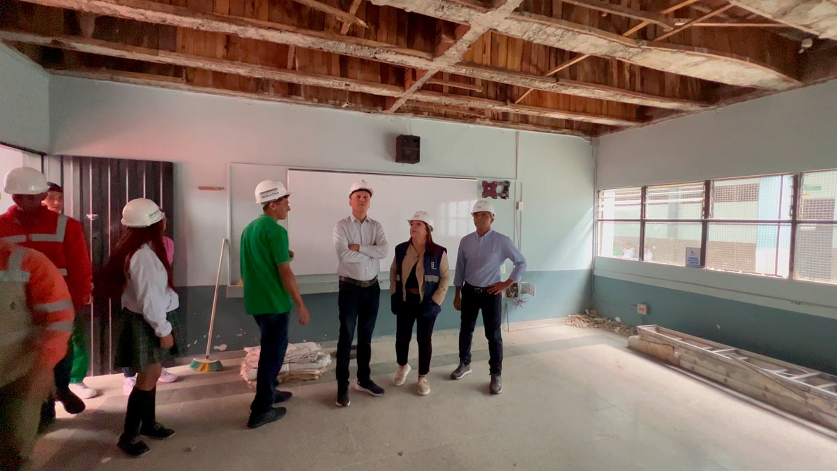 Obras en la I. E. Doce de Octubre