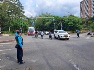 La Alcaldía de Medellín dispuso 120 agentes de tránsito para acompañar los cierres viales por celebraciones de Semana Santa
