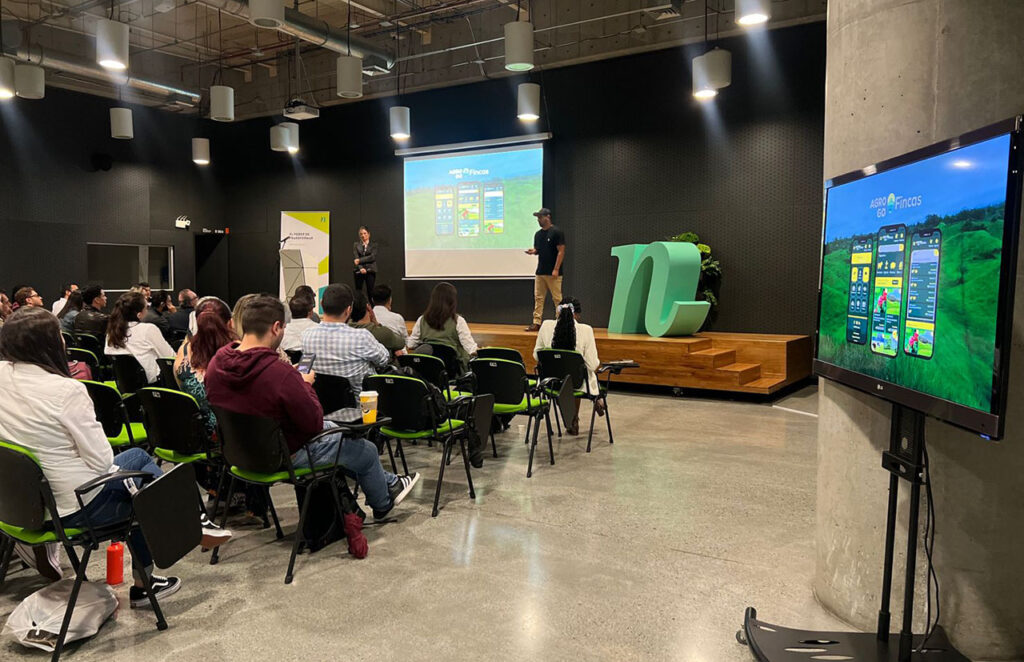 Emprendimientos apoyados por el Distrito participaron en StartCo