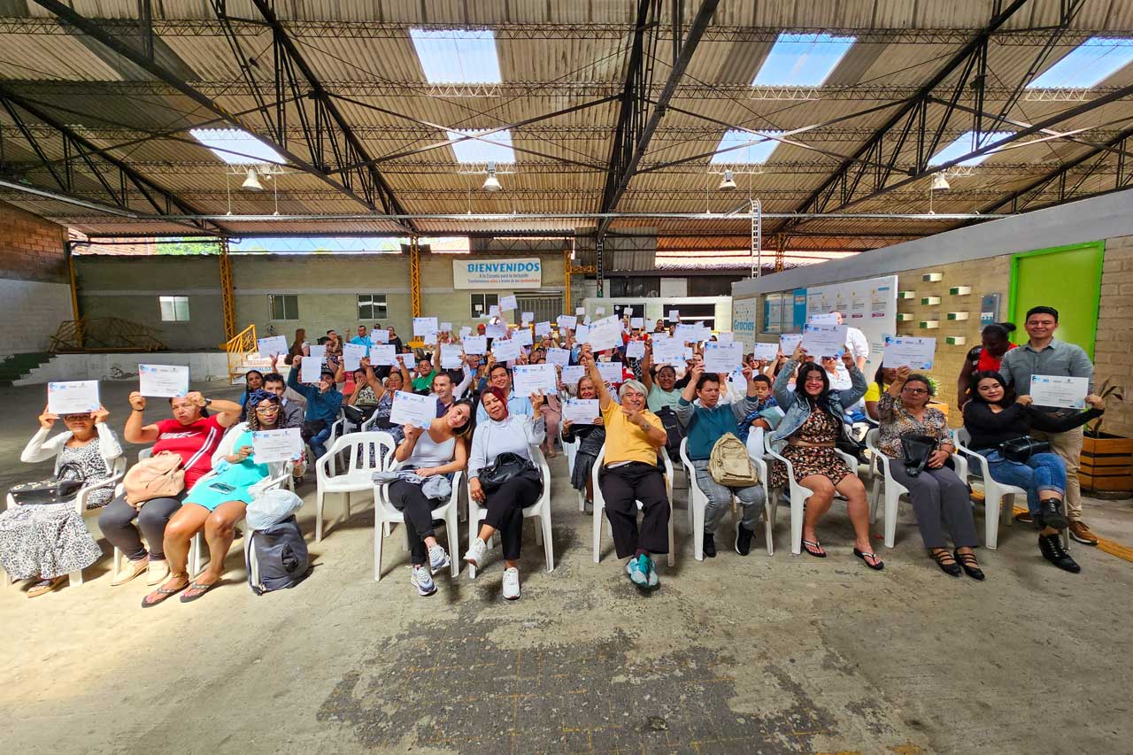 En Medellín, 598 personas vulnerables han sido vinculadas al empleo formal, a través de la Escuela para la Inclusión