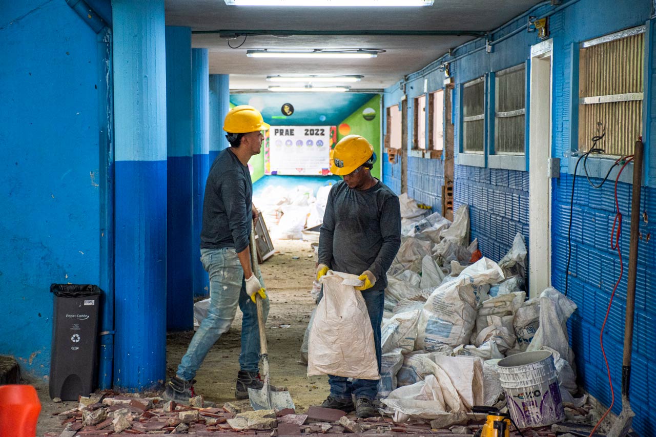 Más de 2.900 estudiantes se beneficiarán con el inicio de las obras en cuatro establecimientos educativos de la comuna 5 - Castilla