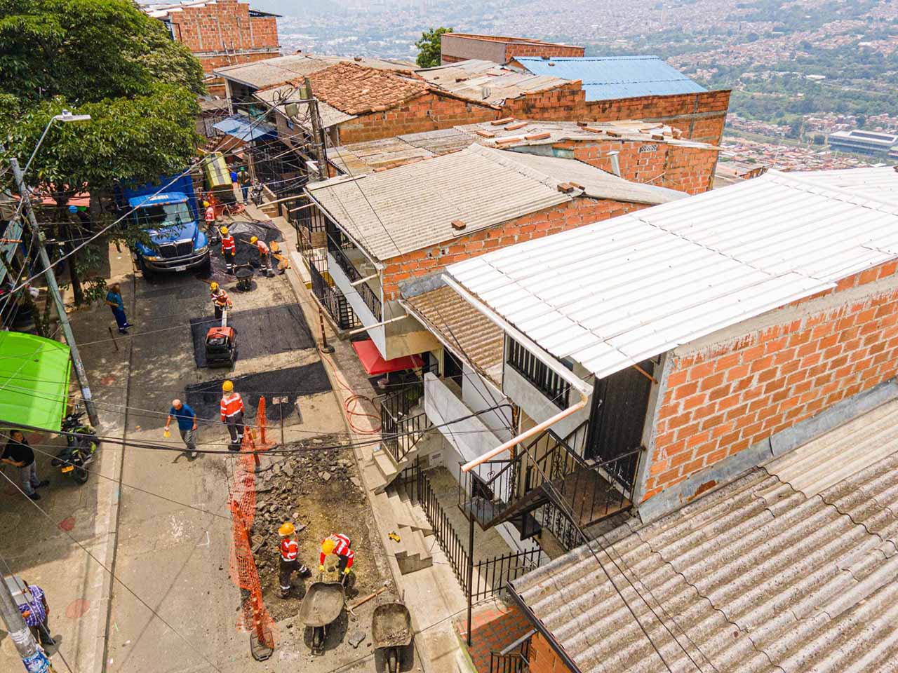Intervenciones en la malla vial de las comunas Popular, Guayabal y Candelaria