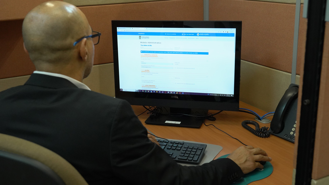 Con tecnología se actualizan y agilizan los trámites de 1.700.000 contribuyentes en Medellín