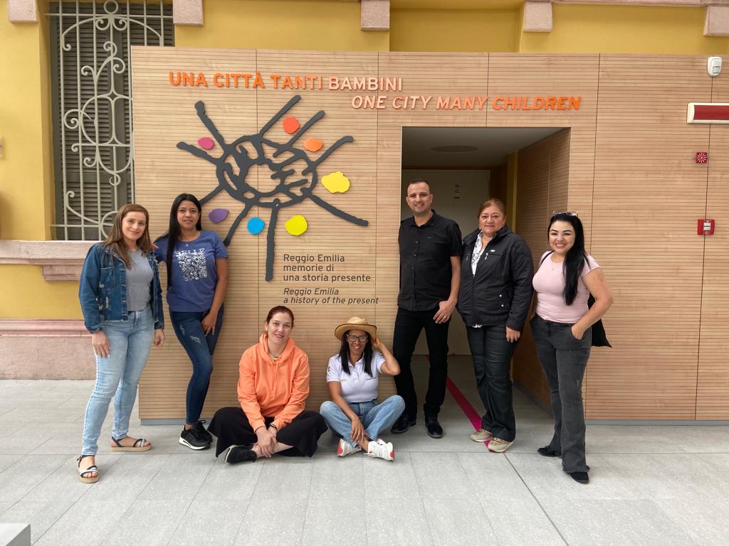 Seis agentes educativos de Buen Comienzo conocieron exitoso modelo educativo Reggio Emilia durante pasantía en Italia