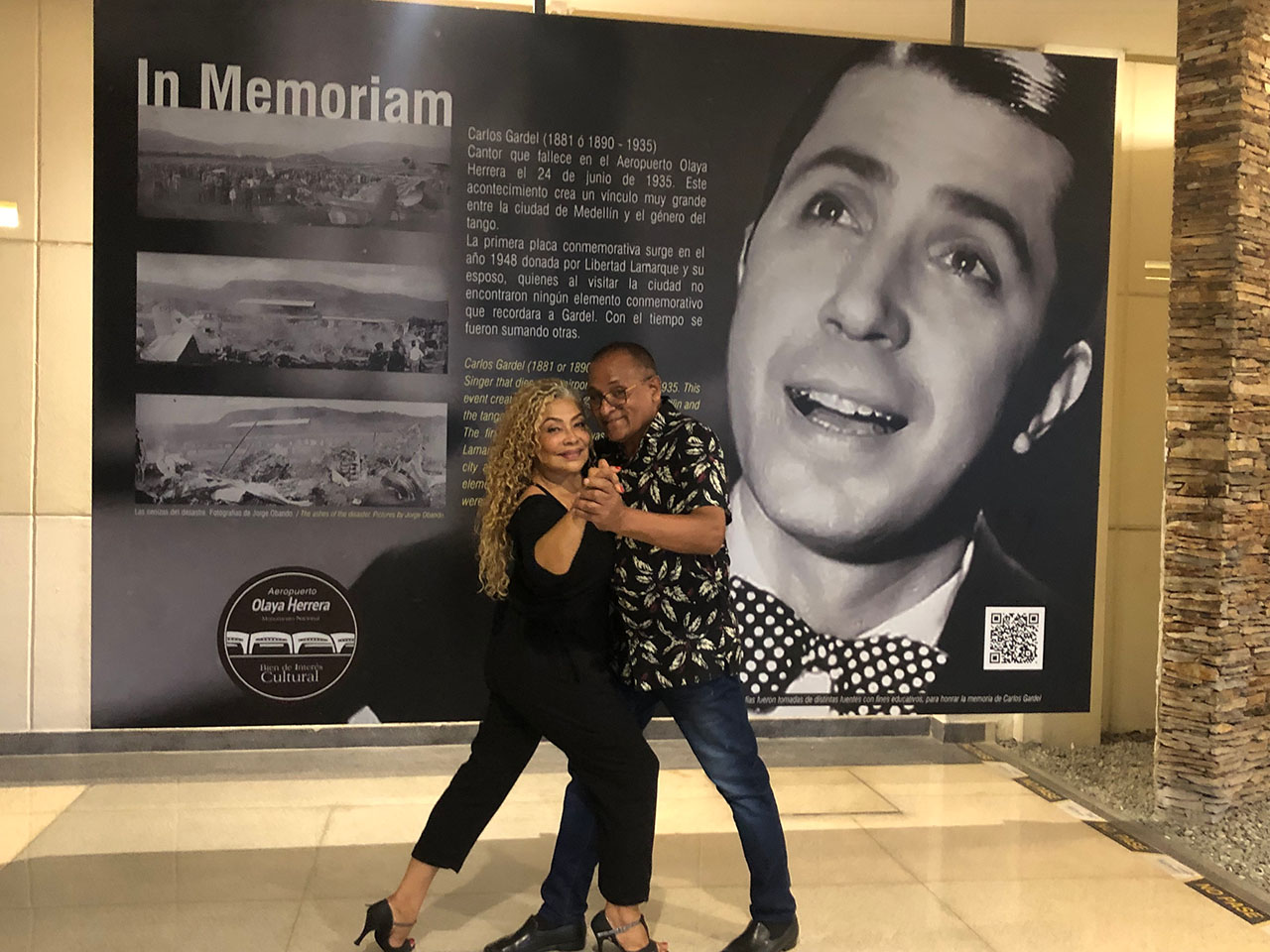 Tango en el Patio Gardel del aeropuerto Olaya Herrera