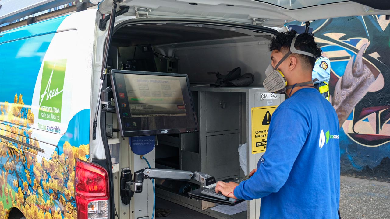 La Alcaldía de Medellín ha realizado 11.100 pruebas de emisiones de gases vehiculares durante 2023