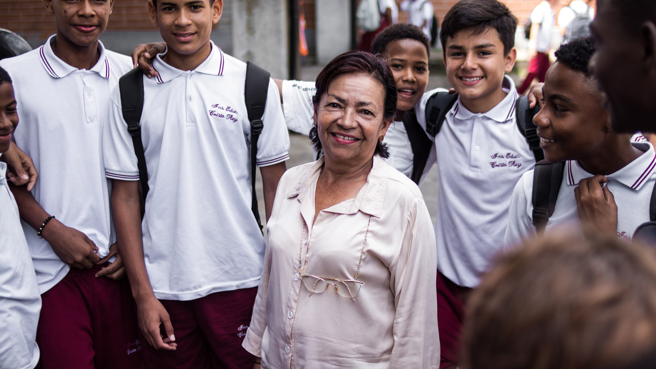 Con actividades académicas, culturales y recreativas, Medellín celebra el Mes del Maestro