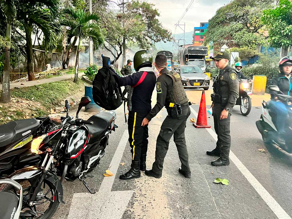 Dispositivo con 1.000 uniformados