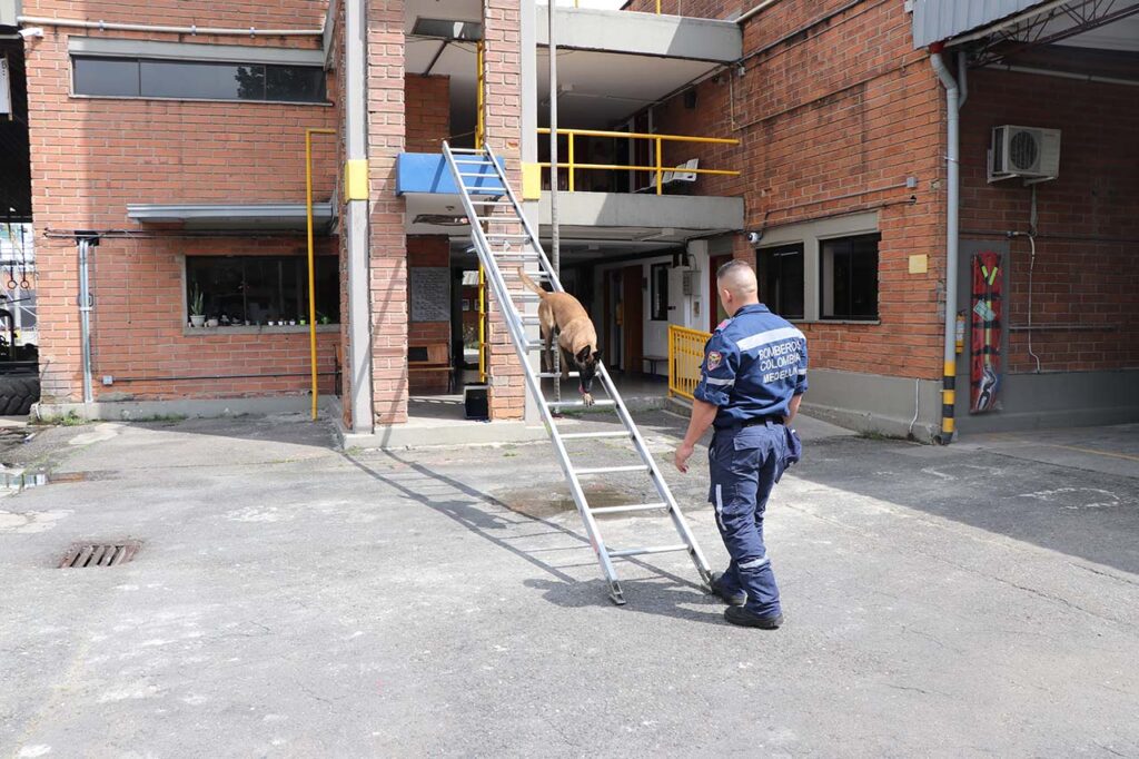 Cuerpo Oficial de Bomberos Medellín