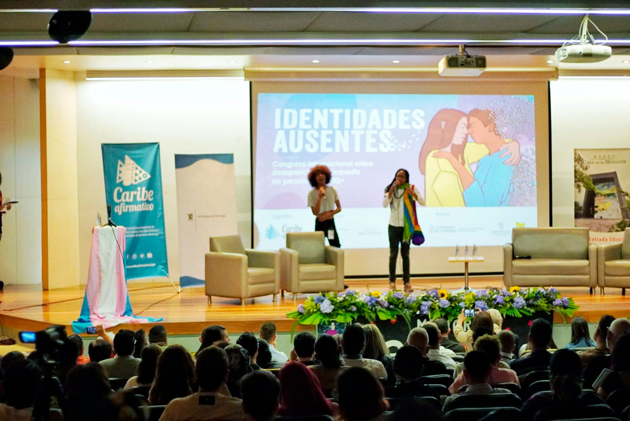 Con actos simbólicos y conversatorios, Medellín conmemoró la Semana Internacional del Detenido Desaparecido con enfoque LGTBIQ+