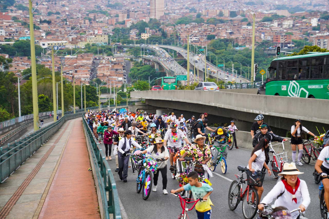 Ya están abiertas las inscripciones para la Feria a Ritmo de Bicicleta de la Feria de las Flores 2023 Ya están abiertas las inscripciones para la Feria a Ritmo de Bicicleta de la Feria de las Flores 2023